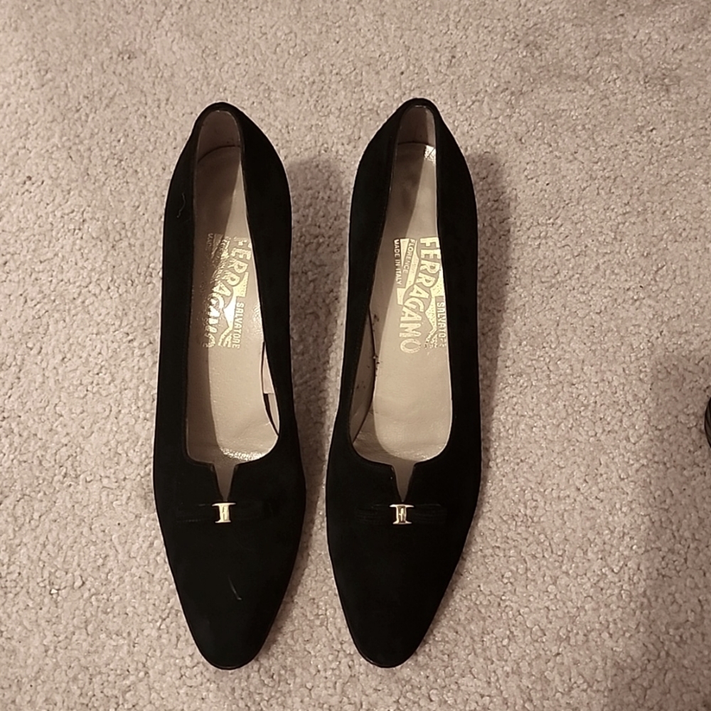 Salvatore Ferragamo Suede pumps